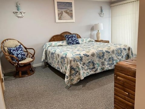 Fishery Condo With Ocean Views, 3 Bedrooms And 2 Baths And Lifeguarded Pool, Condo in Ship Bottom