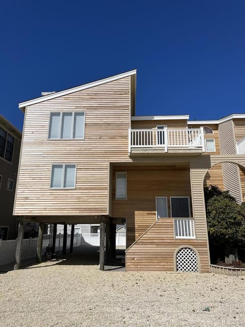 Beautiful Townhome Located Near The Beach In Beach Haven, House in Beach Haven