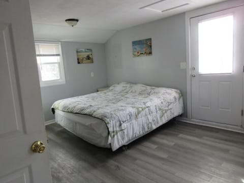 Pet Friendly Home In North Beach Haven On The Ocean Side Of The Boulevard, House in Beach Haven