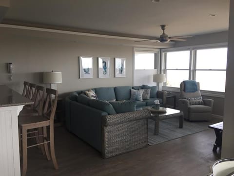 Ship Bottom Oceanfront Condo With Pool! Apartment in Ship Bottom