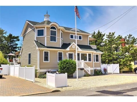 Hanson Realty Front Maison in Beach Haven
