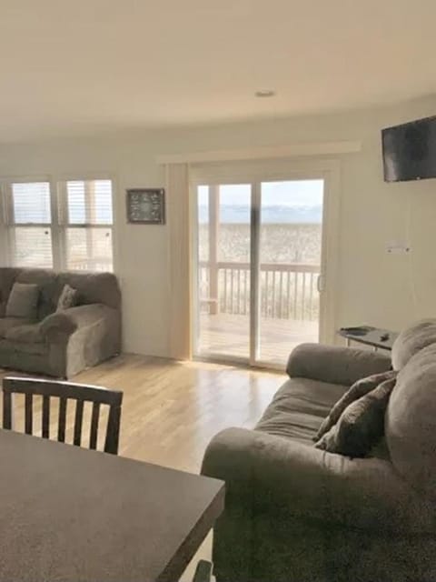Very Reasonable Ocean Front House in North Beach Haven