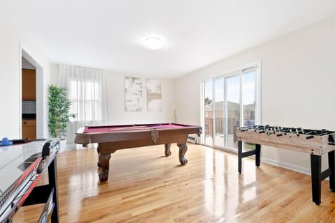 Prime Luxury in NY+GameRoom+Balcony+ FreeParking! House in Yonkers