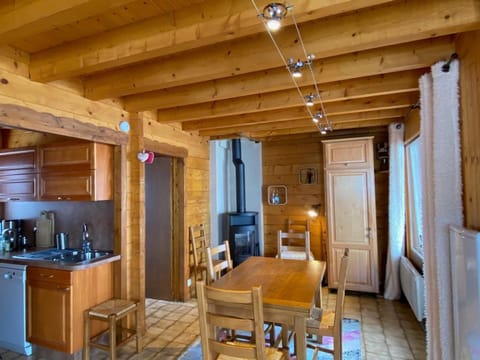 Appartement 4 pièces, 8 pers, terrasse plein sud, parking, salle de jeux - FR-1-437-109 Apartment in La Clusaz