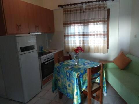 Kitchen or kitchenette, Seating area, Dining area, pet friendly