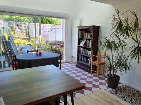 Spring, Garden, Library, Dining area, Garden view, Internal: Not applicable to any particular room