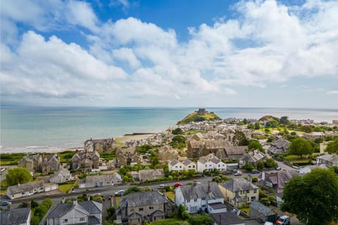 View (from property/room), City view, Landmark view, Mountain view, Sea view