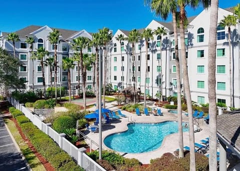 Charming Private Condo in Resort near Disney Free parks Shuttle Apartment in Orlando