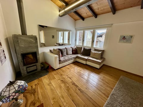 TV and multimedia, Living room, Photo of the whole room, flat iron