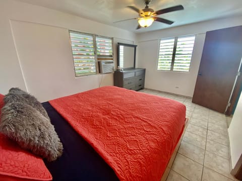 Bed, Photo of the whole room, Bedroom, fireplace