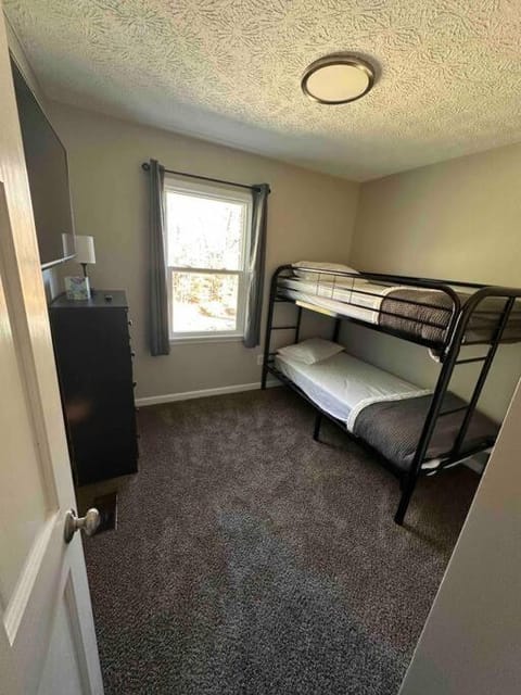 Wander & Stay Getaway Apartment in Falls Township