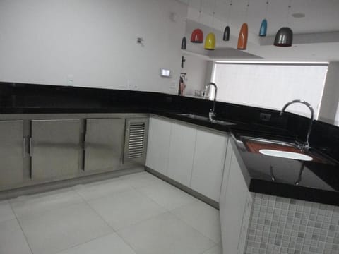 BBQ facilities, Kitchen or kitchenette, stove