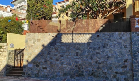 Facade/entrance, Garden view