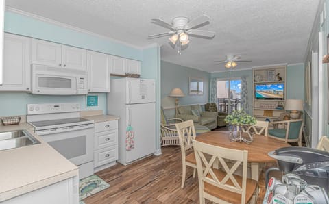 Salty Dogs - Gated, Private Dock, Beach Access Condo in Murrells Inlet