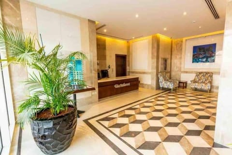 Elegant 4 Beds W/Partial SeaView Condo in Jeddah