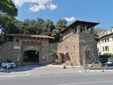 Property building, Facade/entrance