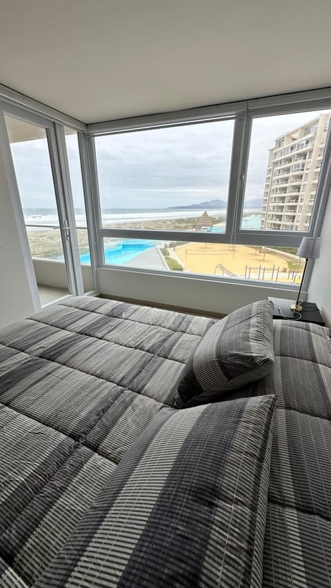 Bed, Natural landscape, Photo of the whole room, Bedroom, Pool view