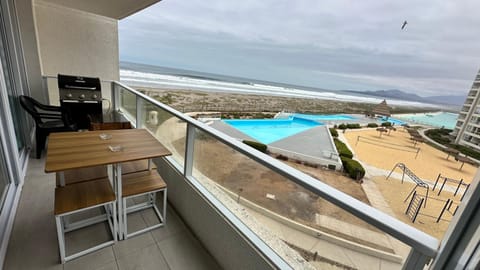 Natural landscape, Balcony/Terrace, Pool view, Sea view