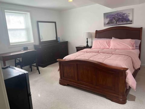 SUITE A - Private Cozy, Spacious Suite with Private Bathroom Bed and Breakfast in Prince Georges County