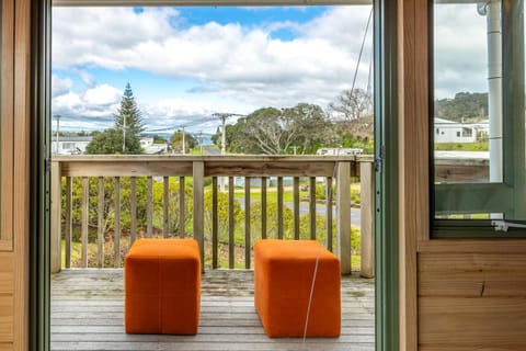 Natural landscape, Balcony/Terrace, Seating area, Mountain view