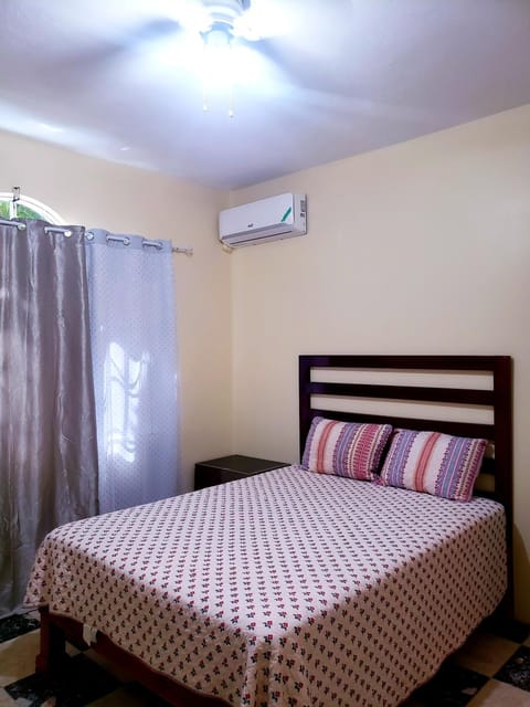 Comfy Apartments Bed and Breakfast in Montego Bay