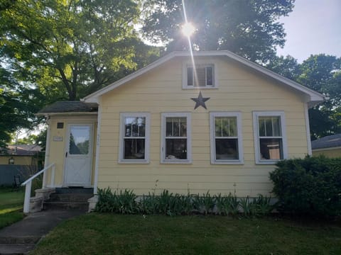 Experience South Haven - Little Yellow Cottage House in South Haven
