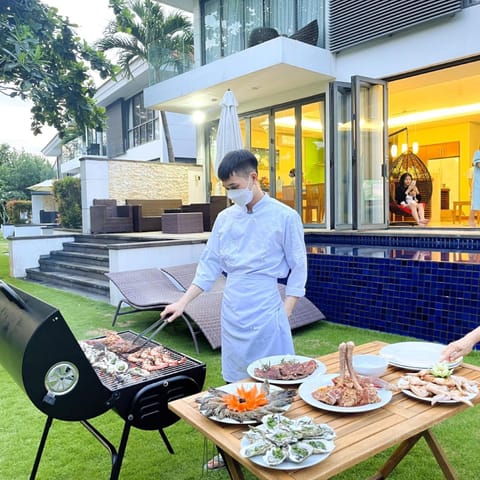 BBQ facilities, Food and drinks, Food