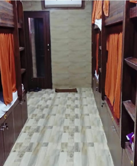New Asian Dormitory Bed and Breakfast in Mumbai