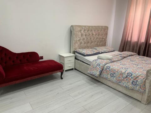 Photo of the whole room, Seating area, Bedroom