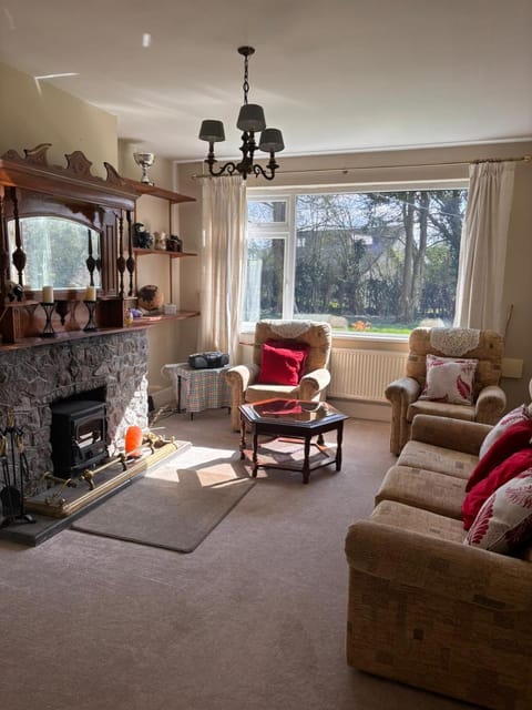 TV and multimedia, Living room, Seating area, flat iron