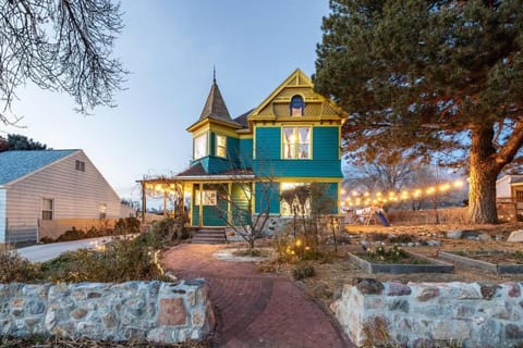 Magic House w/ Spa, 30% off Car Rental, Ski Resort Villa in Ogden