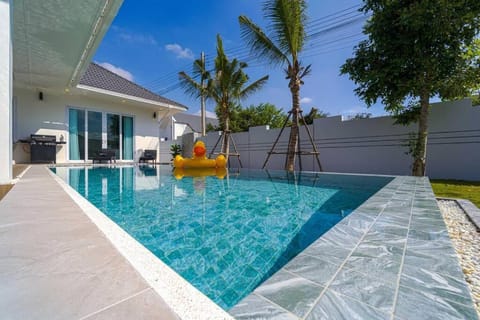 Private Modern 3 Bedroom Pool Villa! AV1 Moradia in Hua Hin District
