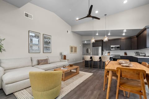 Living room, Seating area, fireplace