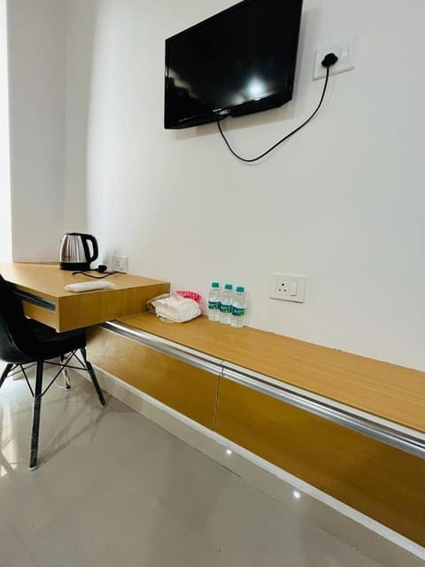 Gaur City Centre Bed and Breakfast in Noida