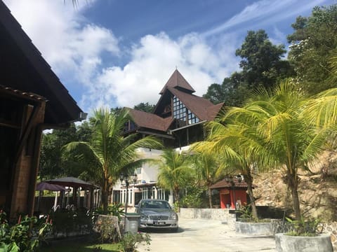 Poolside hill villa retreat House in Negeri Sembilan, Malaysia