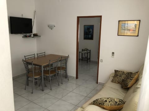Apartment near the ocean Rua 5 de Outubro Condo in Guia