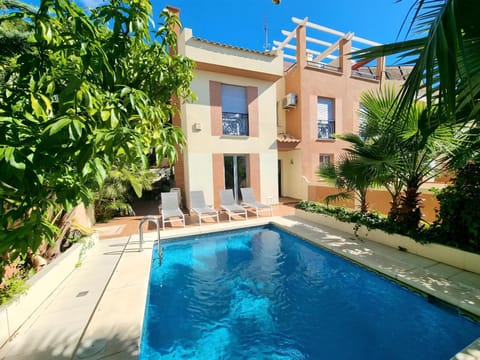 Facade/entrance, Garden, Swimming pool