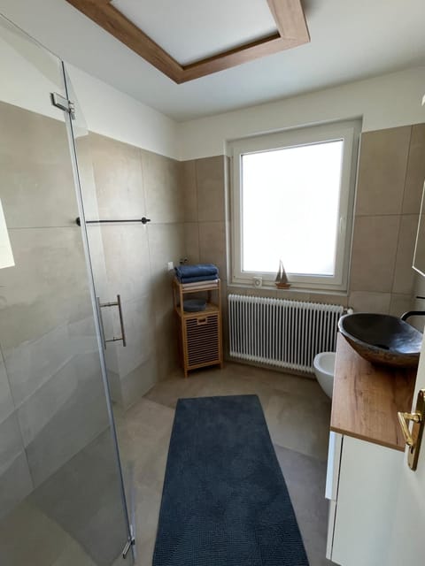 Shower, Bathroom, bidet