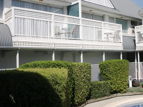 Facade/entrance, Balcony/Terrace