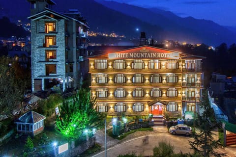 Property building, Night, Natural landscape, Mountain view, Location