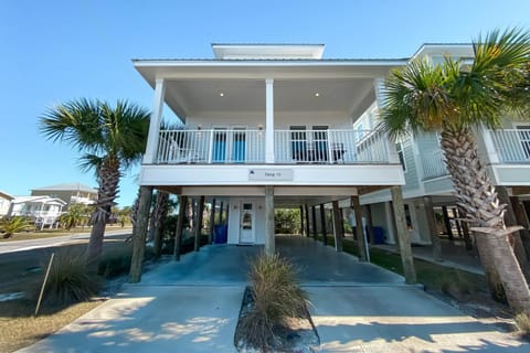 Hang 10 House in Gulf Shores