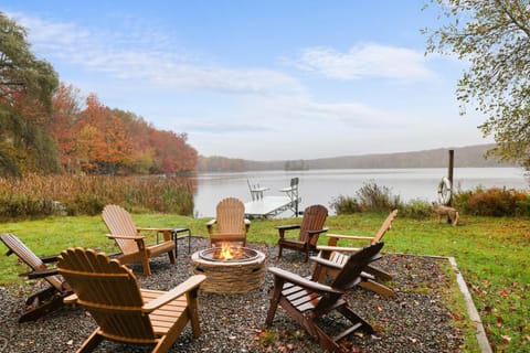 Lake Front, Ski,hot Tub, Fire Pit, Fp, Boats House in Big Bass Lake