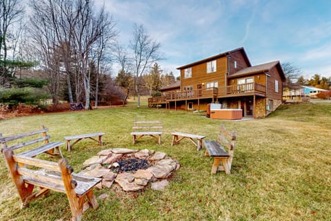 Brown Bear Lodge House in Deep Creek Lake