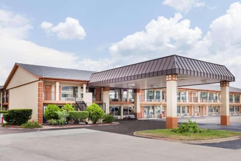 Arya Inn & Extended Stay Hotel in Longview