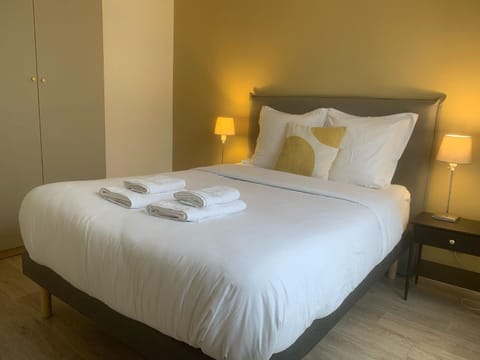 Bed, Photo of the whole room