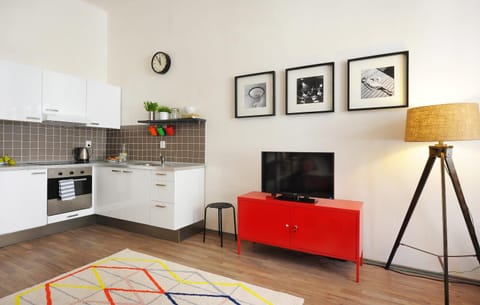 TV and multimedia, Kitchen or kitchenette, Living room