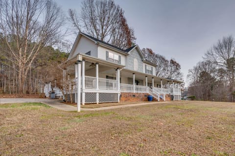 Spacious Mooresville Home with Lake Norman View! House in Mooresville