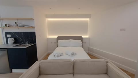 Luxurious London Studios Apartment hotel in Harrow