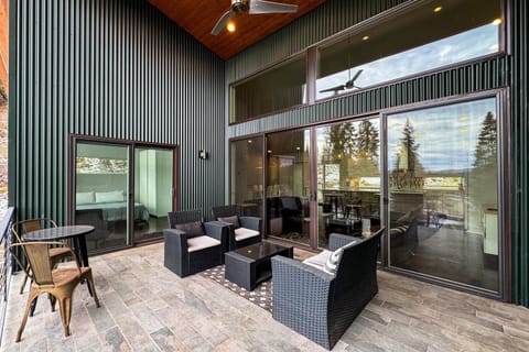 Spokane River Retreat House in Coeur dAlene