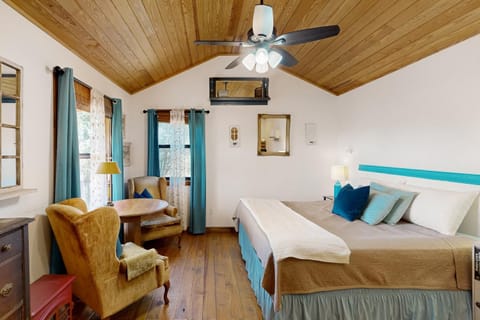 Buttercup Cabins Maison in Wimberley